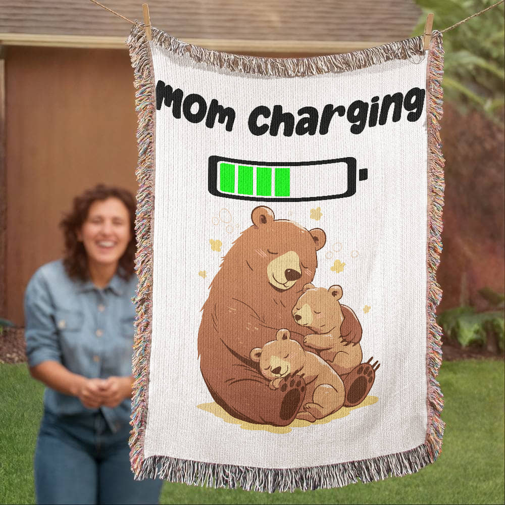 Mom Charging Bear Blanket – Soft Fleece Throw for Moms, Cozy Gift from Kids, Cute Mama Bear and Cubs Design
