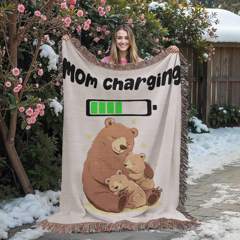 Mom Charging Bear Blanket – Soft Fleece Throw for Moms, Cozy Gift from Kids, Cute Mama Bear and Cubs Design